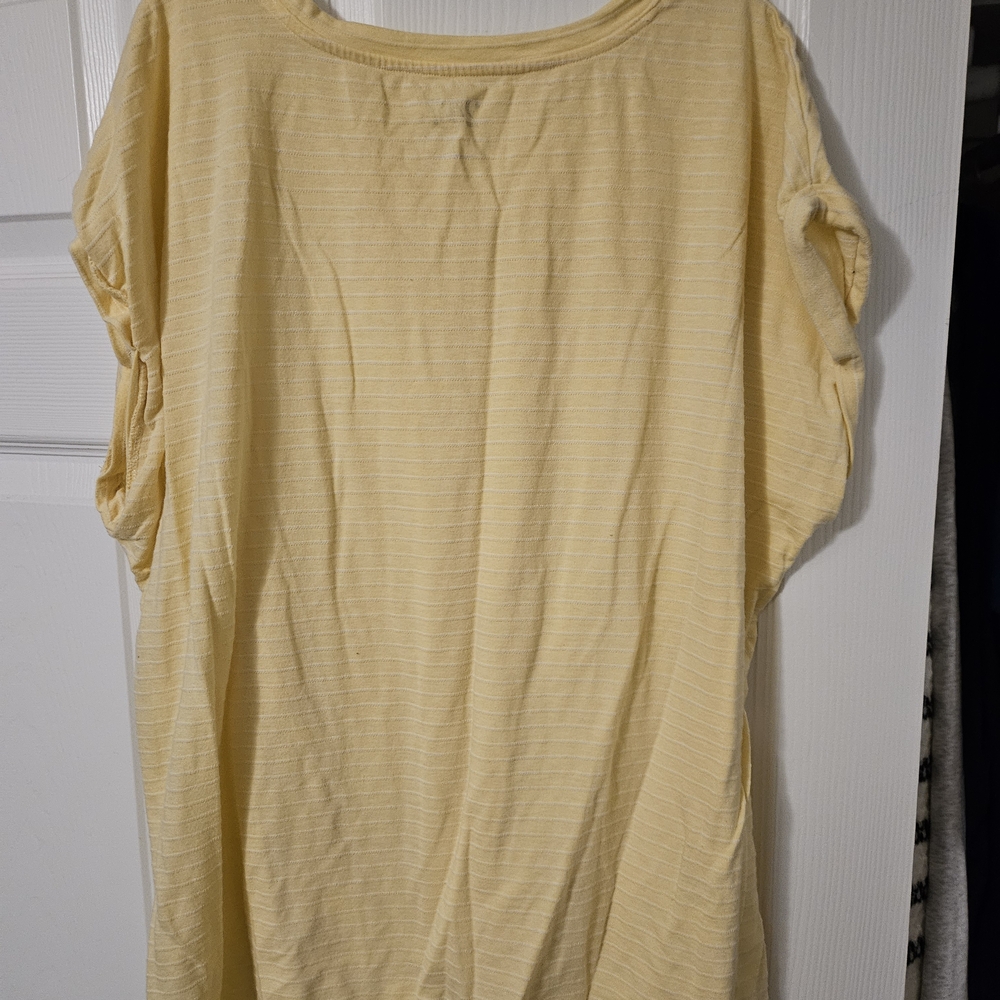 Maurices 24/7 Women's Light Yellow Knot-Front Top Size 2X - Picture 2 of 3